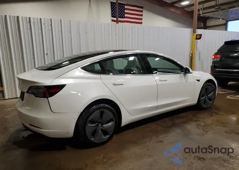 2019 Tesla Model 3 z USA, uszkodzony, nr VIN 5YJ3E1EA1KF302018